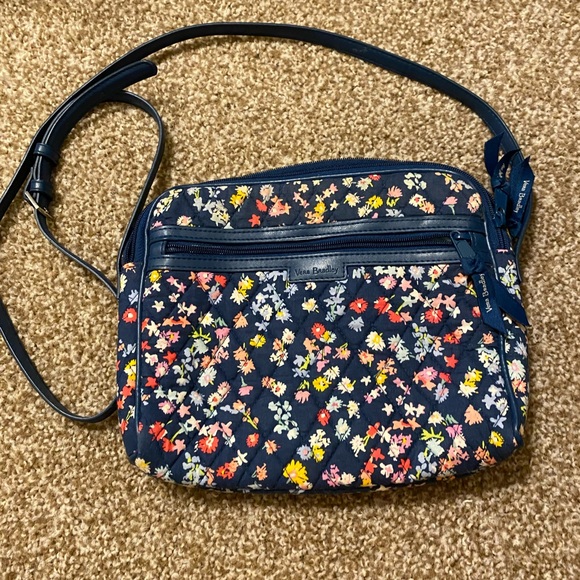 Vera Bradley Handbags - Vera Bradley navy purse